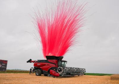 Kėdainių rajone įvyko išskirtinis žemės ūkio technikos renginys – naujosios Case IH AF10 kombaino serijos demonstracija.