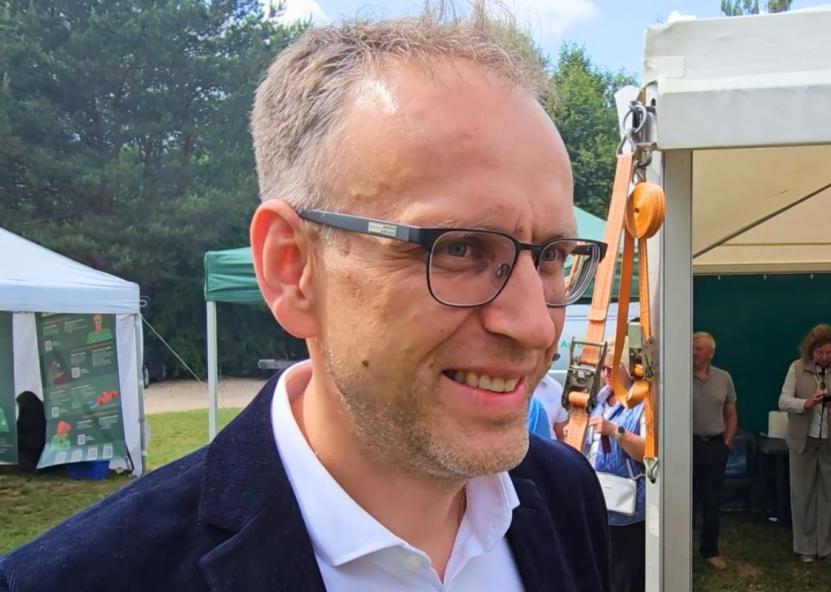 Jurij Kornijenka dėvės apykoję. 